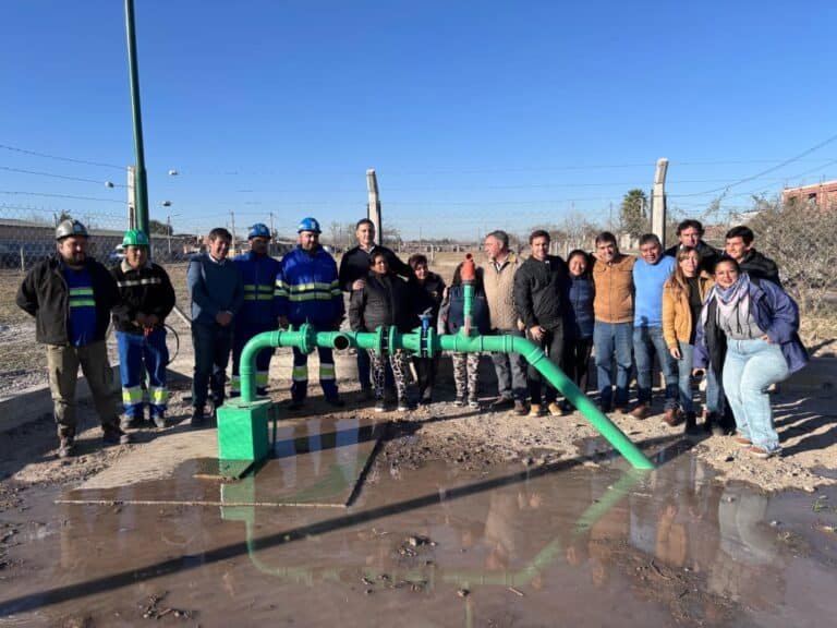 Concejales celebraron junto a los vecinos de Atocha y San Rafael la provisión de agua potable